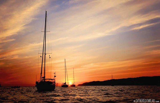 #La Cruz_Sunset over The Red Thread