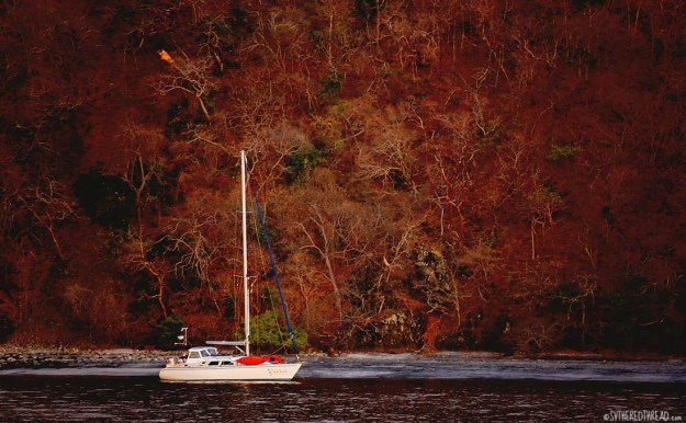 #Bahia Huevos_Red Thread