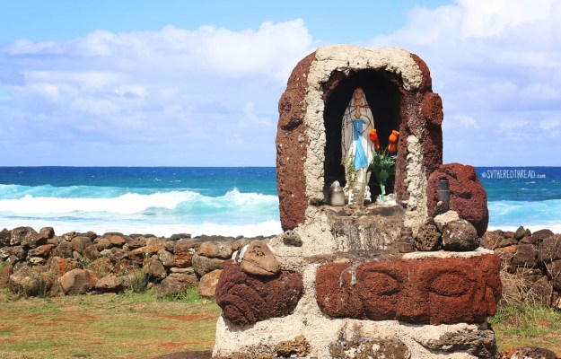 rapa-nui_mother-at-the-sea-break
