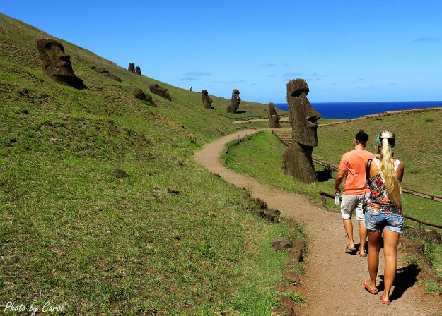rapa-nui_rano-raraku_paths